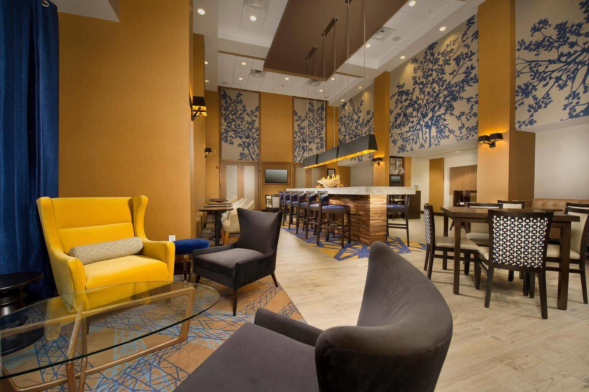 Hampton Inn & Suites Baltimore/Woodlawn Extérieur photo