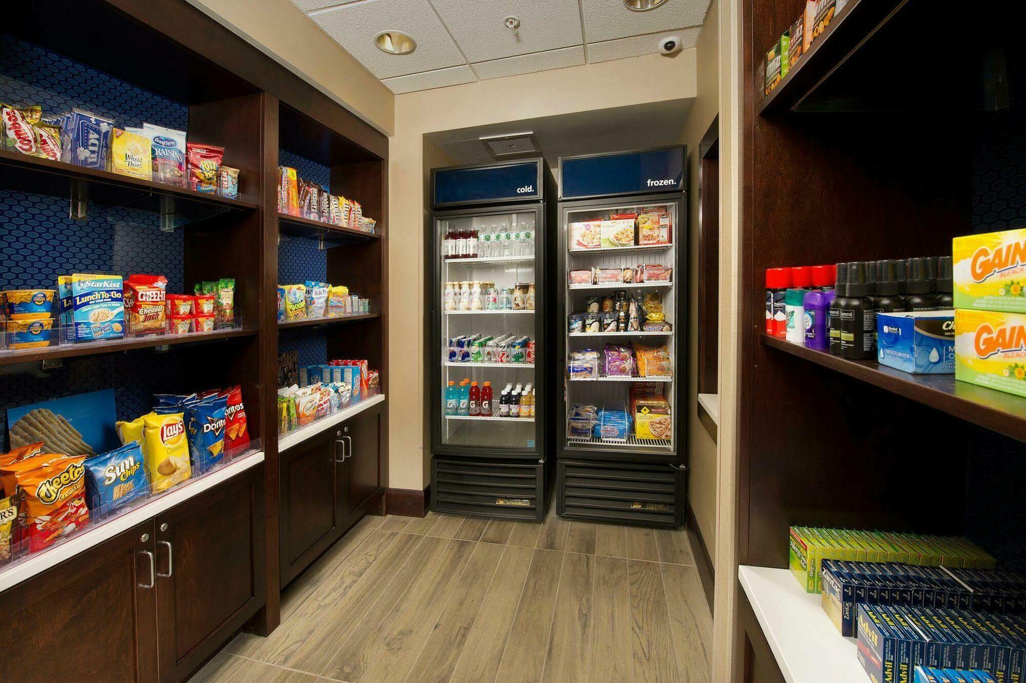 Hampton Inn & Suites Baltimore/Woodlawn Extérieur photo
